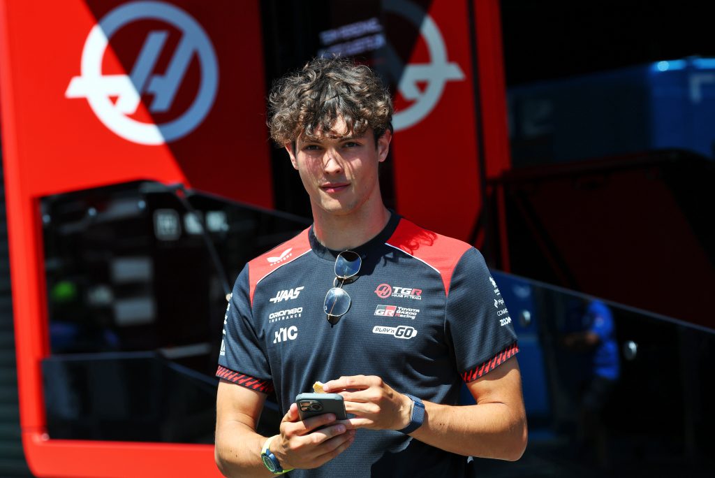 Oliver Bearman im Haas Teamkit