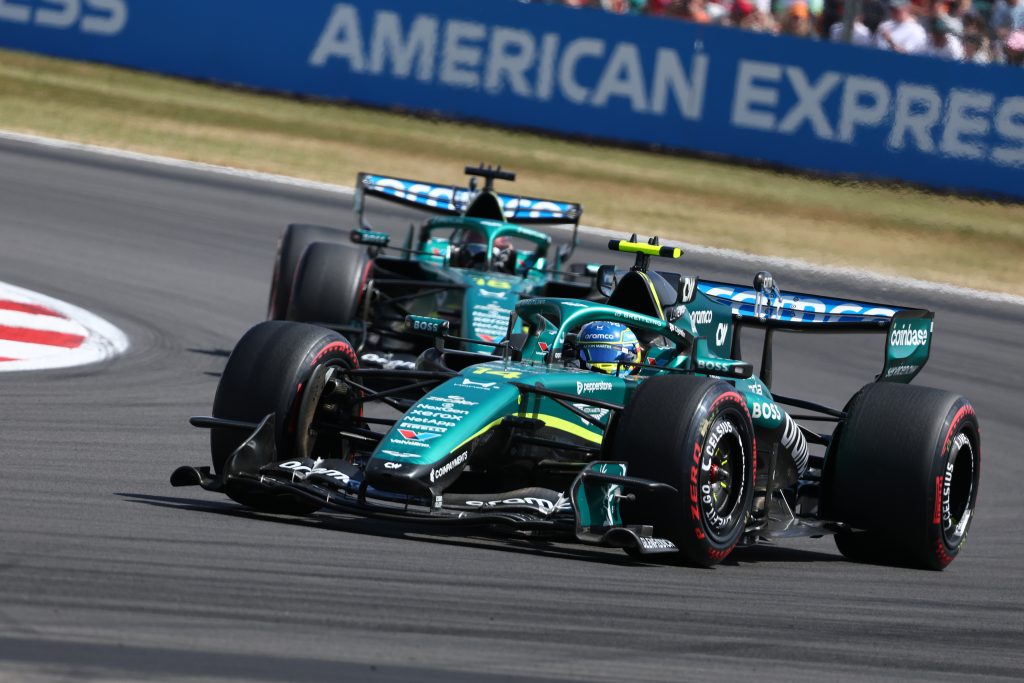 Fernando Alonso während des Sprints in Silverstone