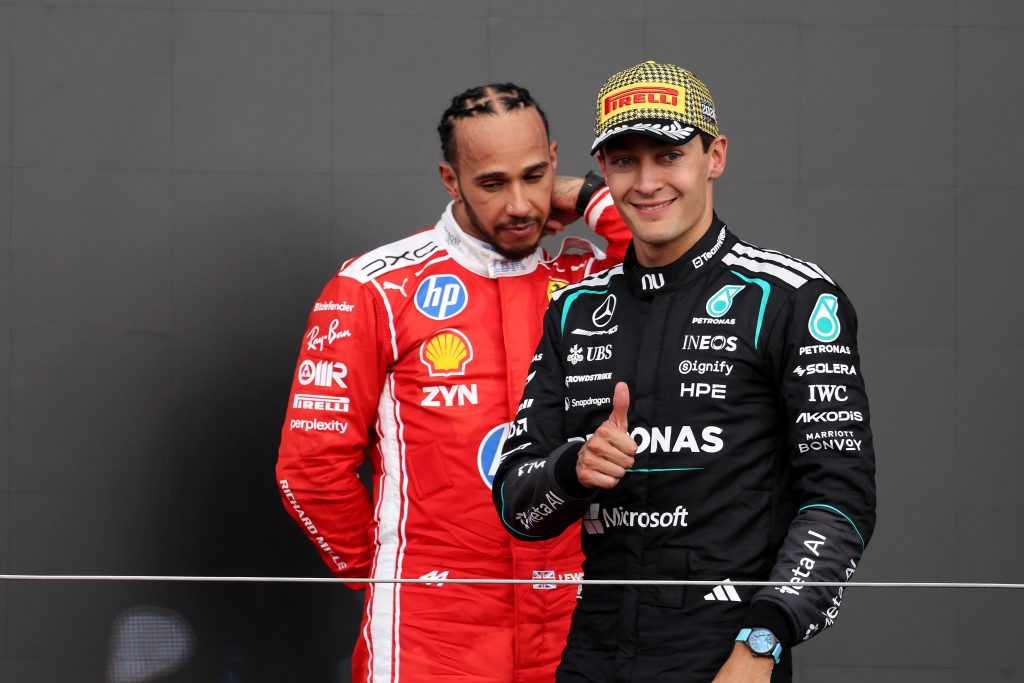 Hamilton und Russell auf dem Podium in Silverstone 2026