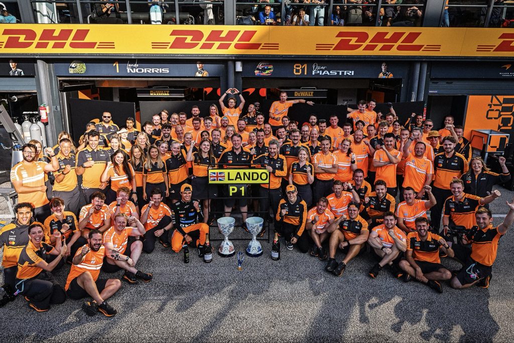 Das McLaren Team feiert den Sieg von Norris in Zandvoort