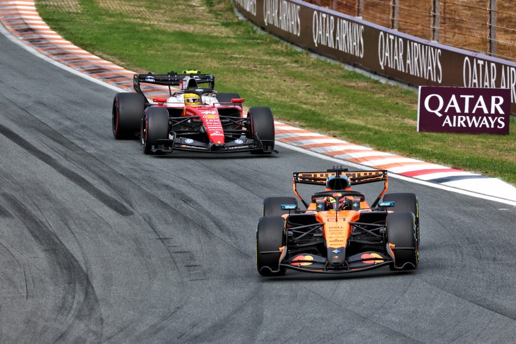 Oscar Piastri und Lewis Hamilton