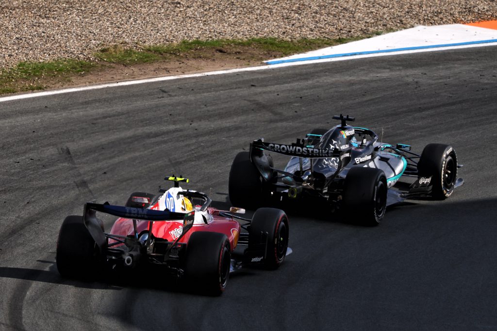 George Russell und Lewis Hamilton