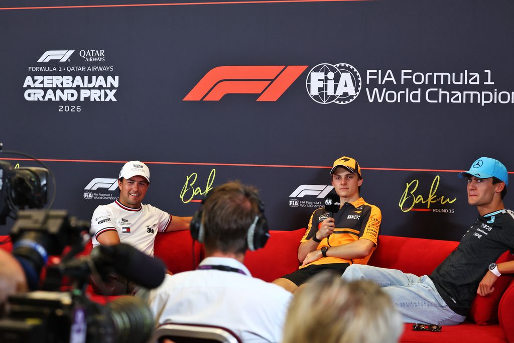 Perez, Piastri und Russell in der Pressekonferenz