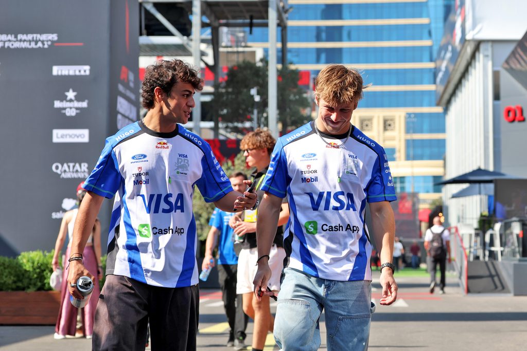 Racing Bulls Fahrer Lindblad und Lawson